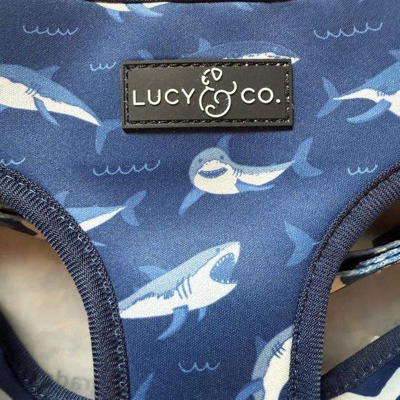 🦮 Lucy & Co. Ocean Wave/Shark Reversible Harness - Picture 3 of 6